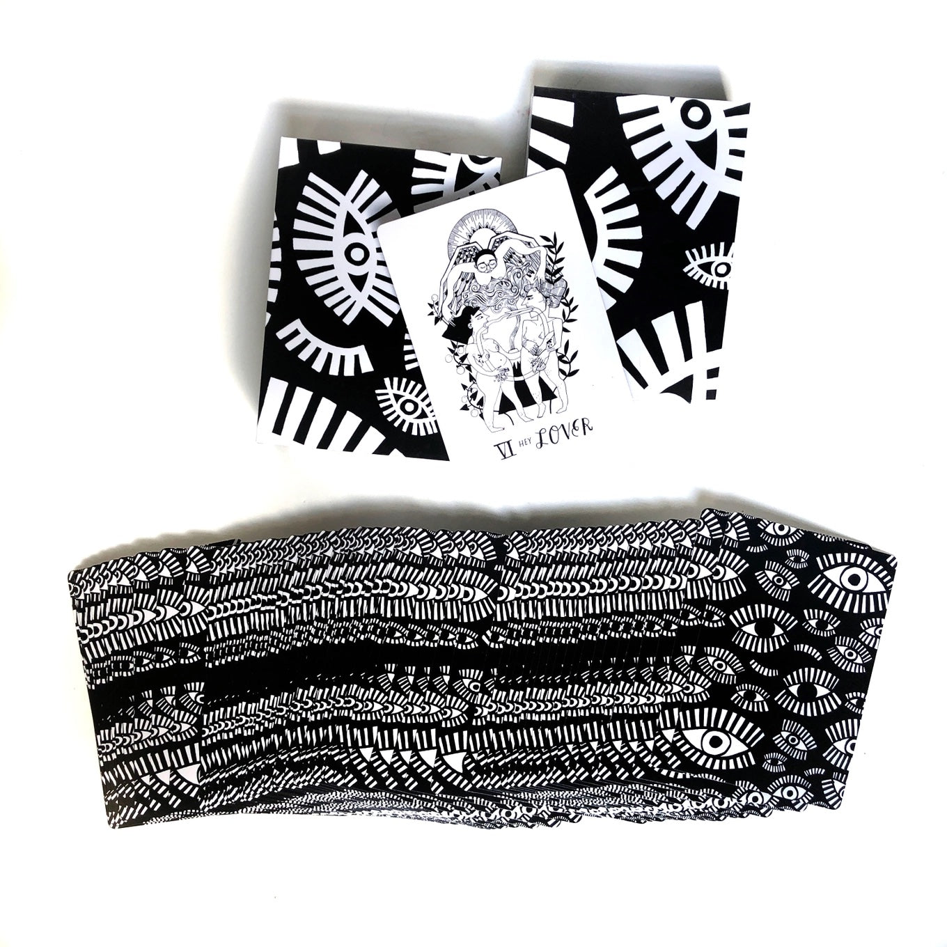 The Many Queens Tarot Deck